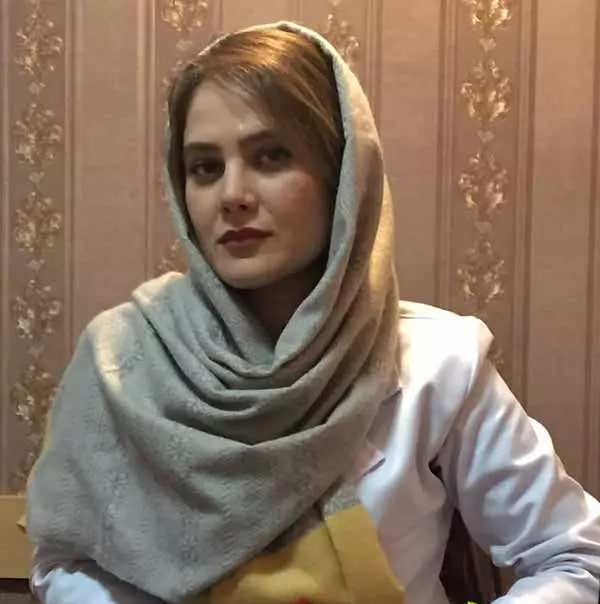 حميرا مودب سیگاری