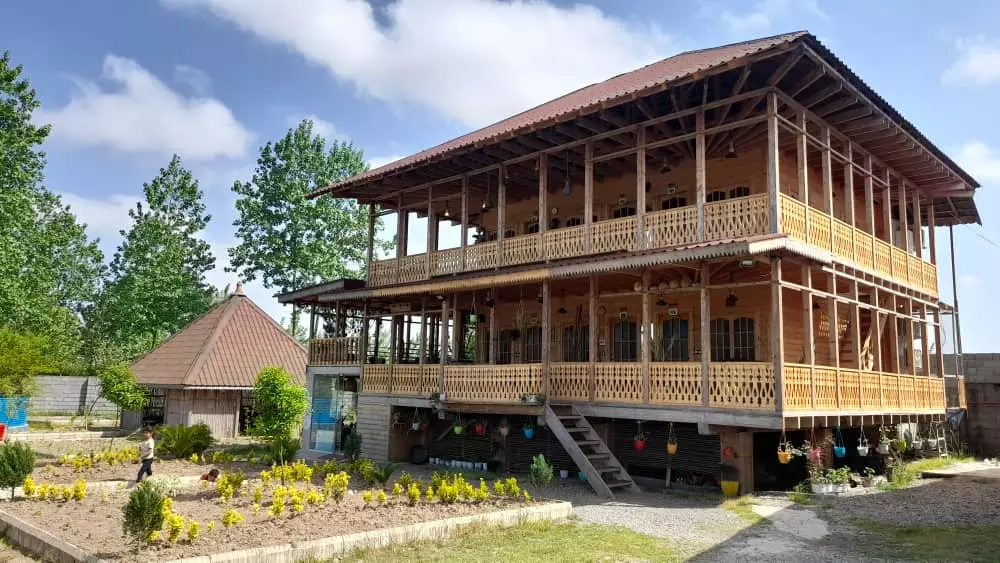 اقامتگاه بوم گردی سرای فخر