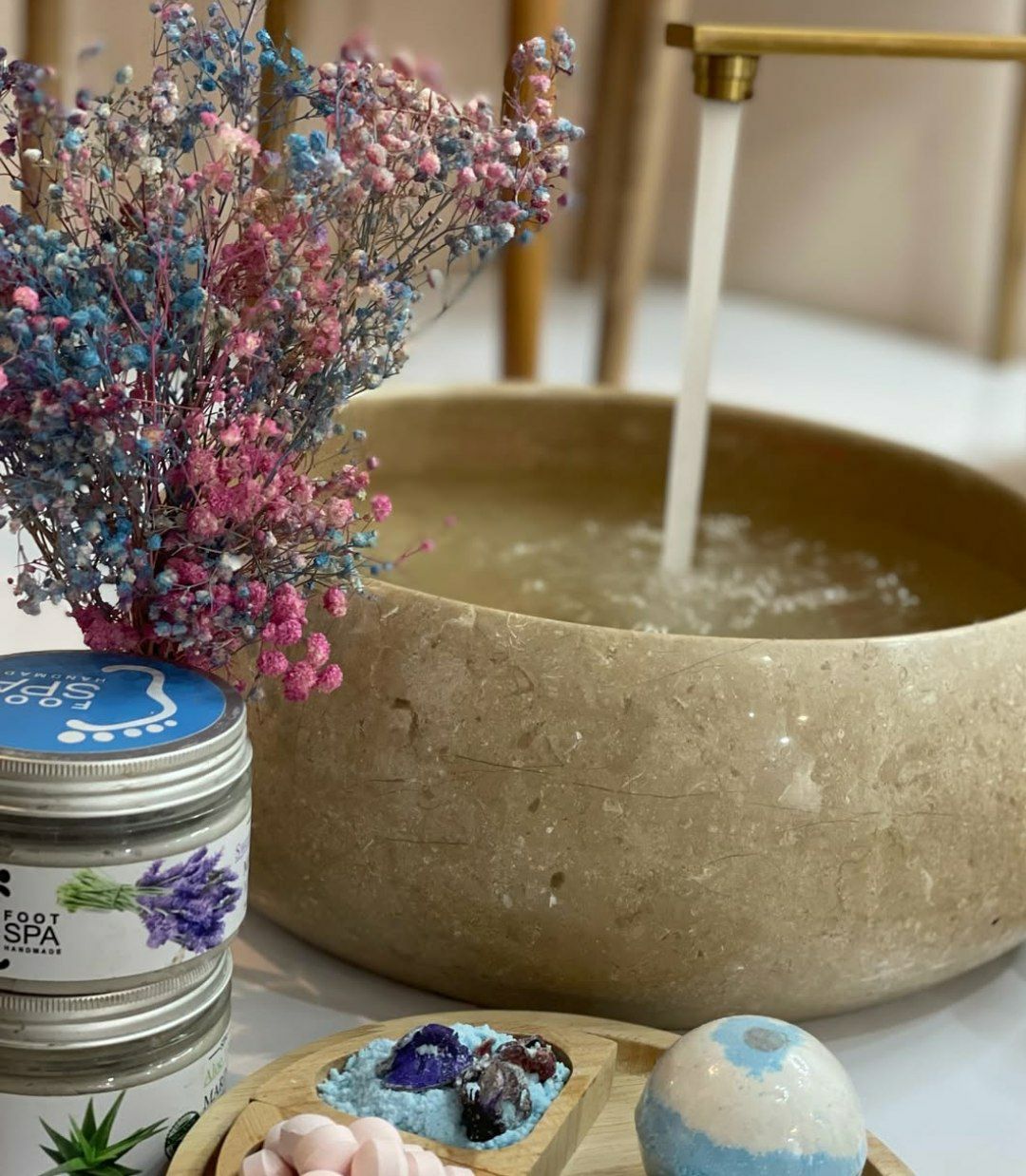 خدمات پدیکور صفورا مثمری