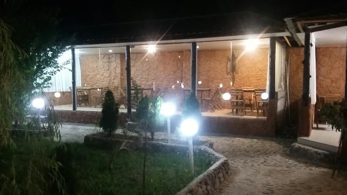 باغ و سفره خانه زرین