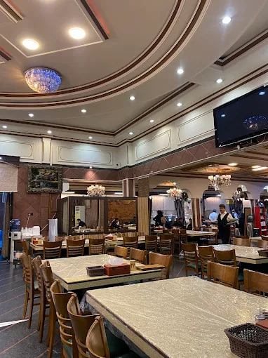 محیط رستوران محرم