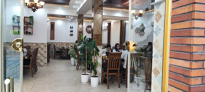 فضای رستوران کاسی