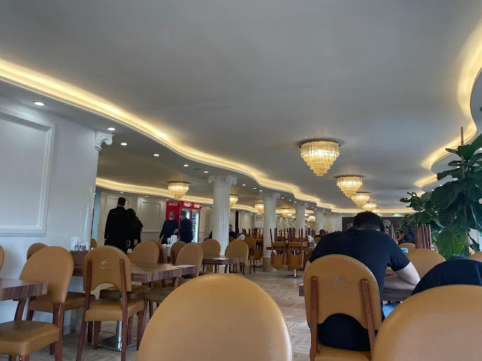 محیط رستوران کباب مهدی