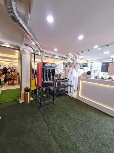 محیط رستوران کباب مهدی 2