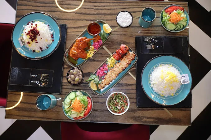 غذای رستوران بزرگی 2