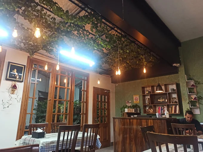 محیط کبابی بابک 2