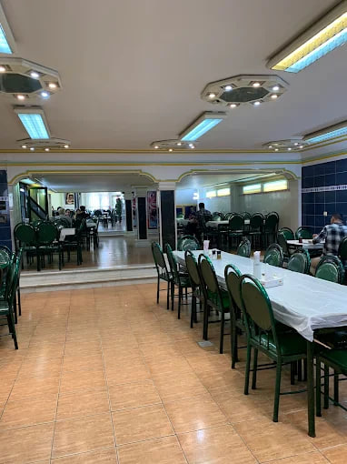 فضای رستوران جهانگیر