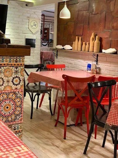 محیط رستوران چلوشیش 2