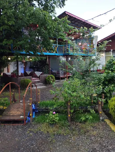 محیط رستوران سنتی باباخان 2