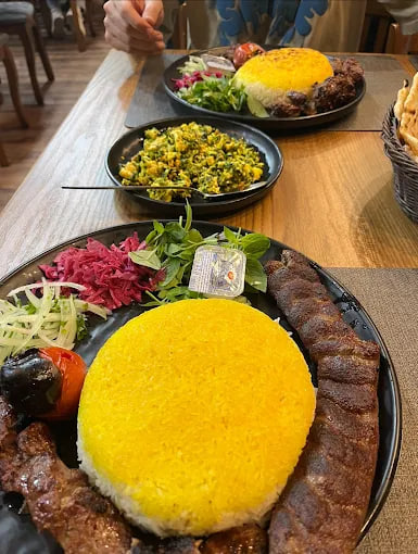 غذای رستوران یاسر