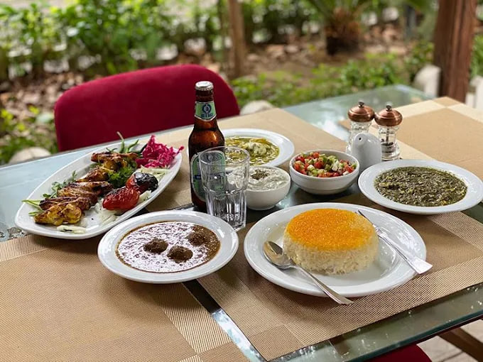 غذای باغ رستوران سمیعی