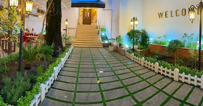 حیاط باغ رستوران سمیعی 2