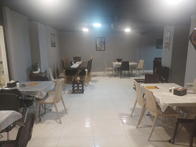 محیط کافه رستوران آتا باغ