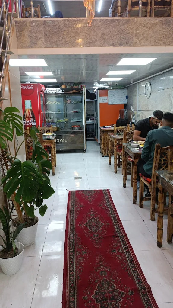 محیط رستوران سید کسری