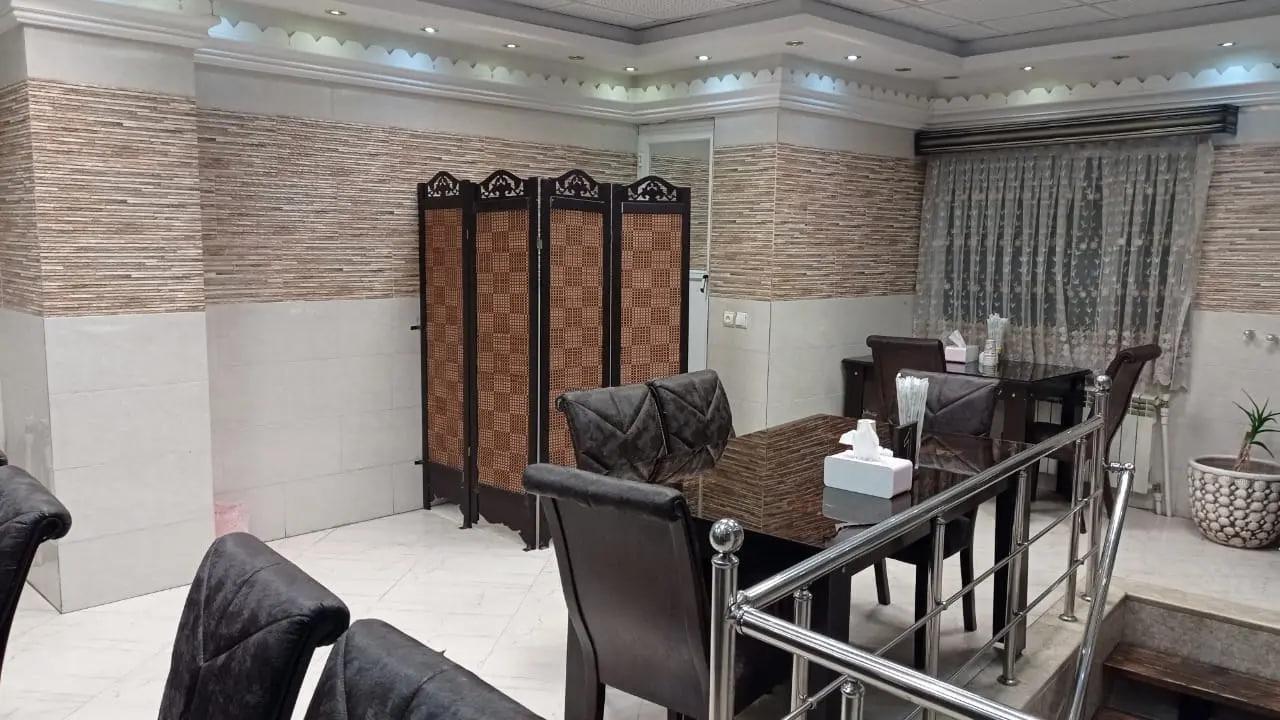 محیط رستوران محلی یزدان 2