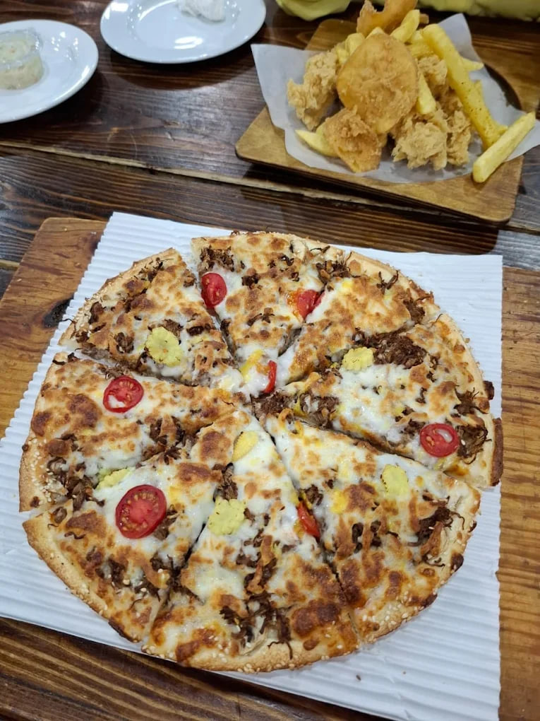 پیتزای کافه فست فود اتول