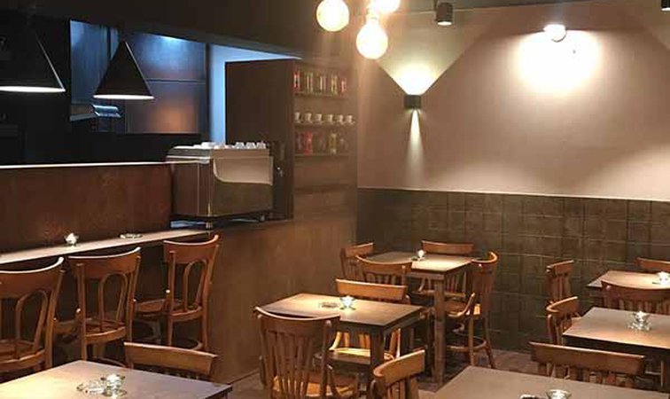 محیط کافه ژون رشت