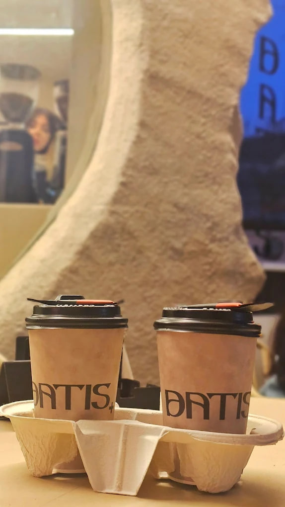 محیط کافه داتیس پلاس 2