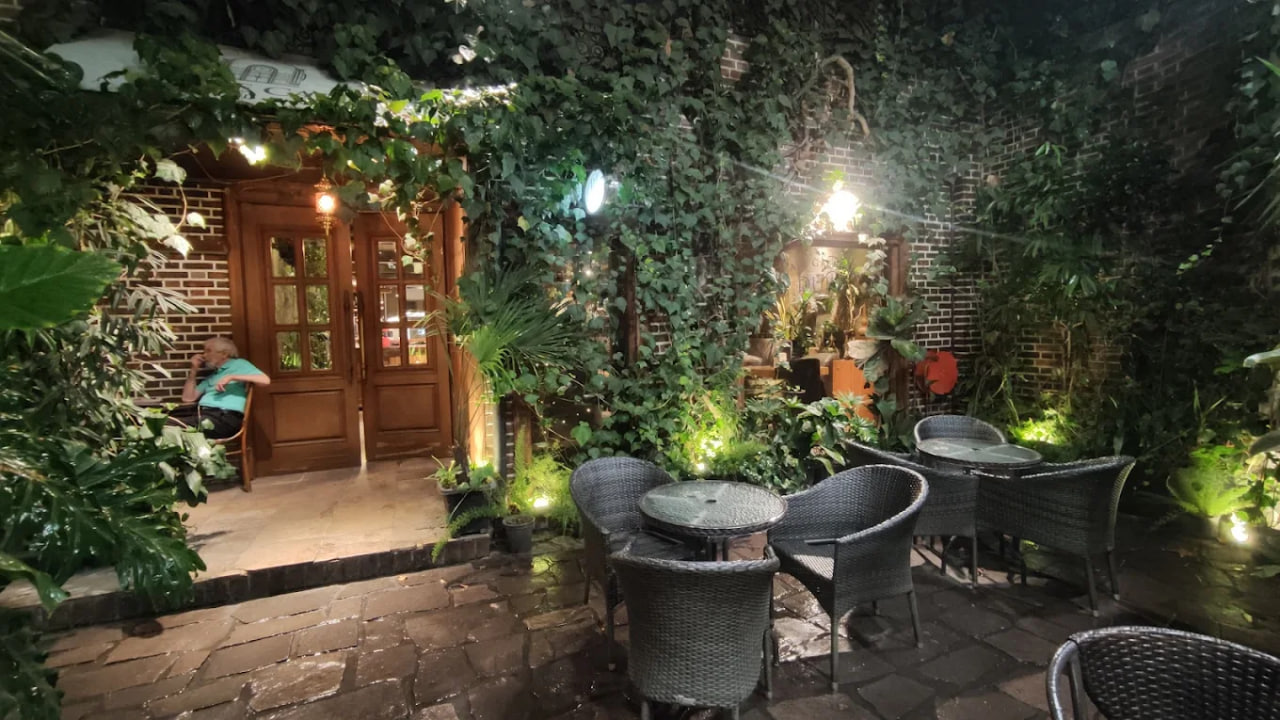 محیط کافه دوک 1