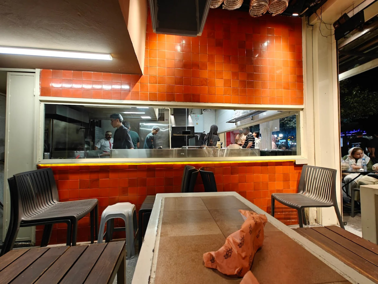 محیط چهار کباب