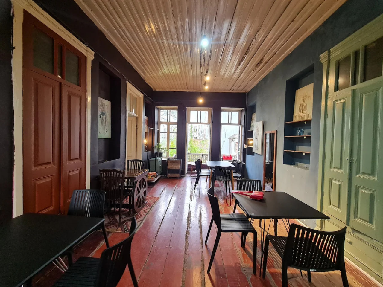 کافه چرخ رشت