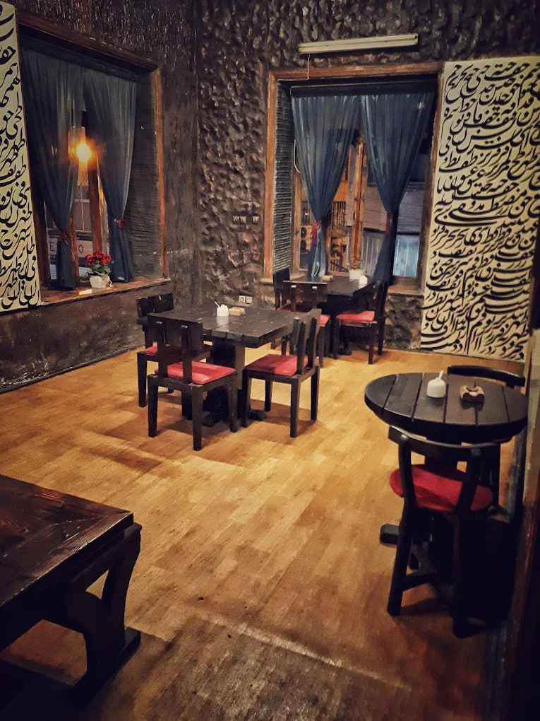 محیط کافه ترنج