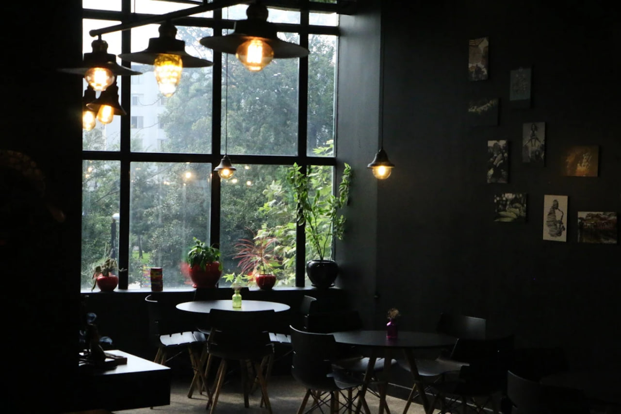 محیط کافه جنگا