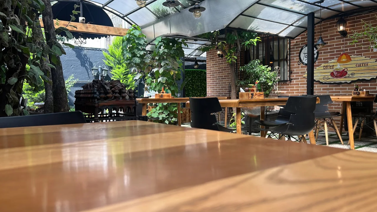 محیط کافه جنگا 1