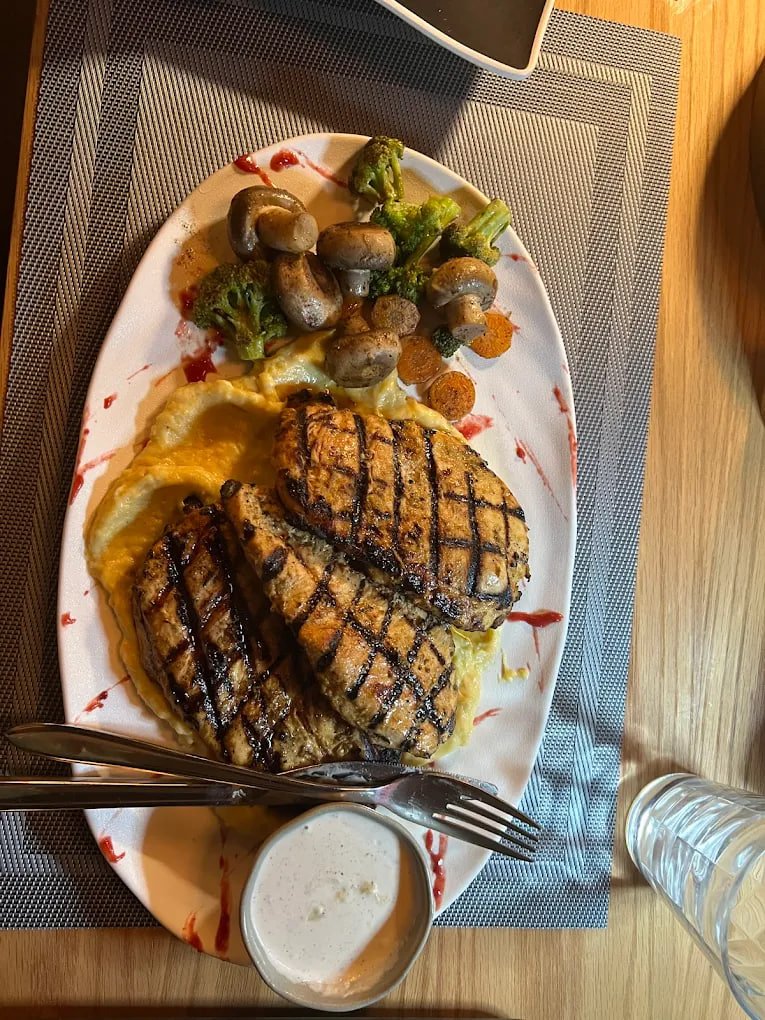 غذای رستوران هیرکانی