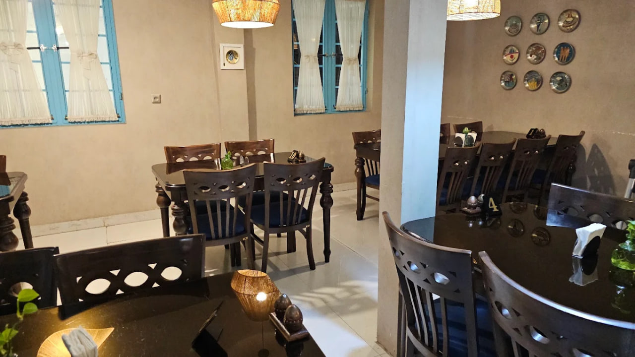 محیط رستوران مالابیج