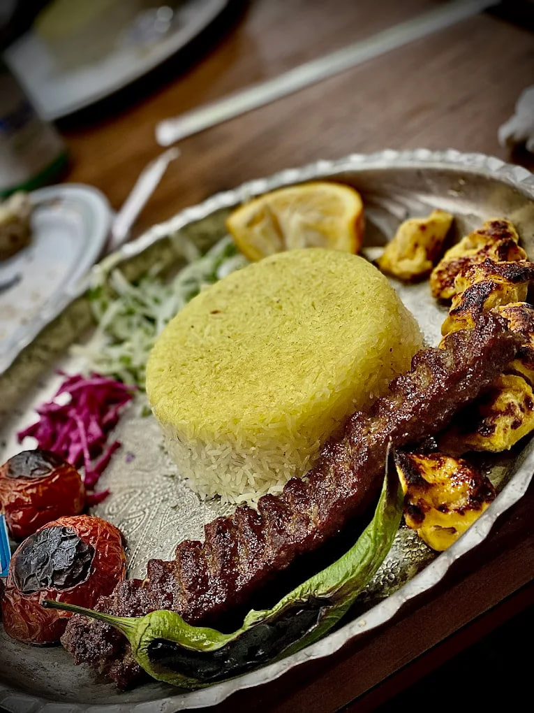 غذای رستوران وحید