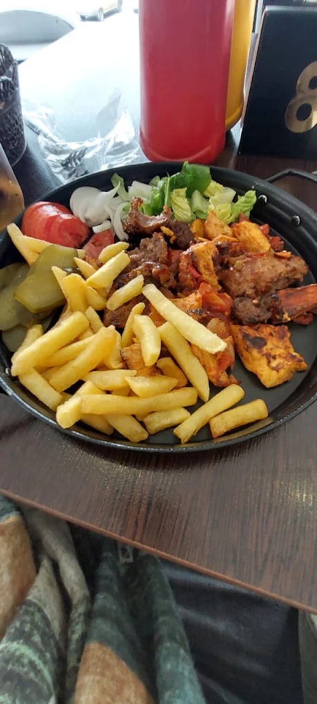 غذای رستوران شاین