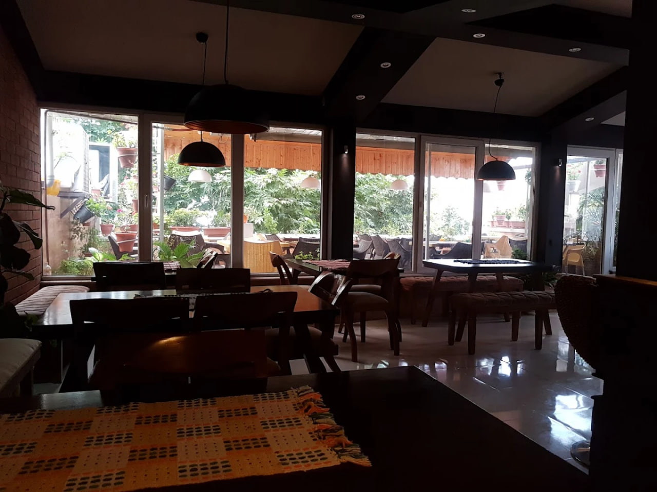 کافه تراس راوی رشت