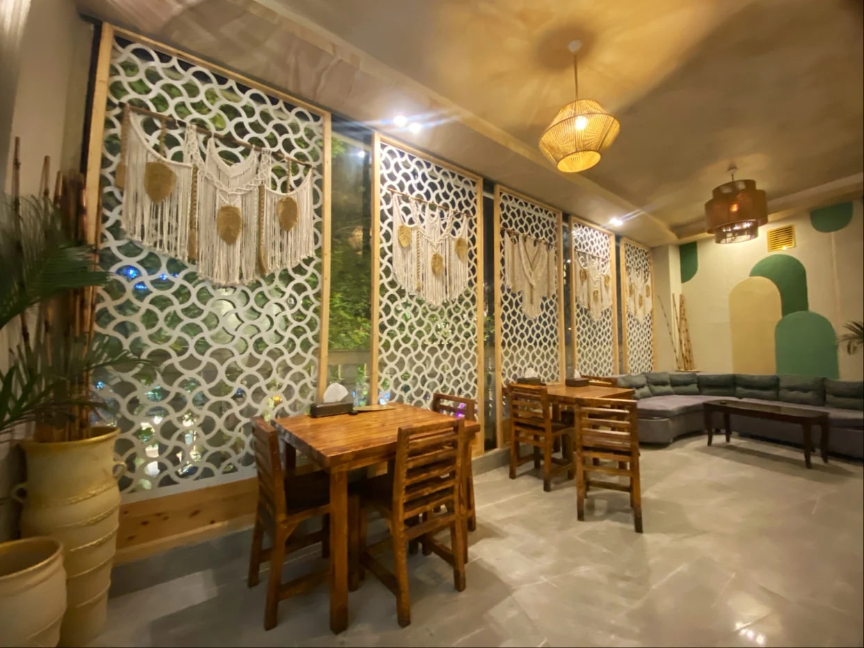 محیط کافه هنر 3