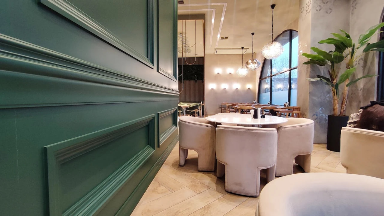 محیط کافه رستوران ماژ 1