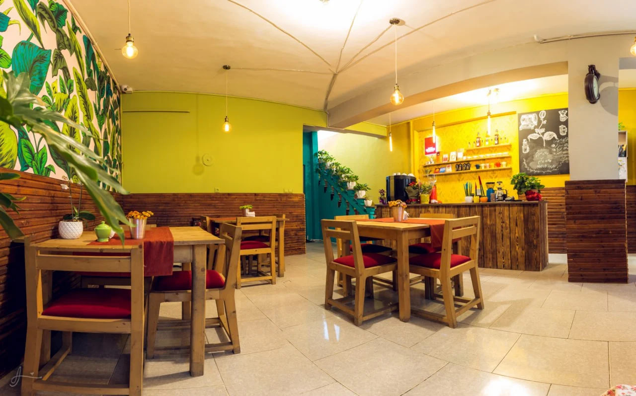 فضای کافه اتاق روشن