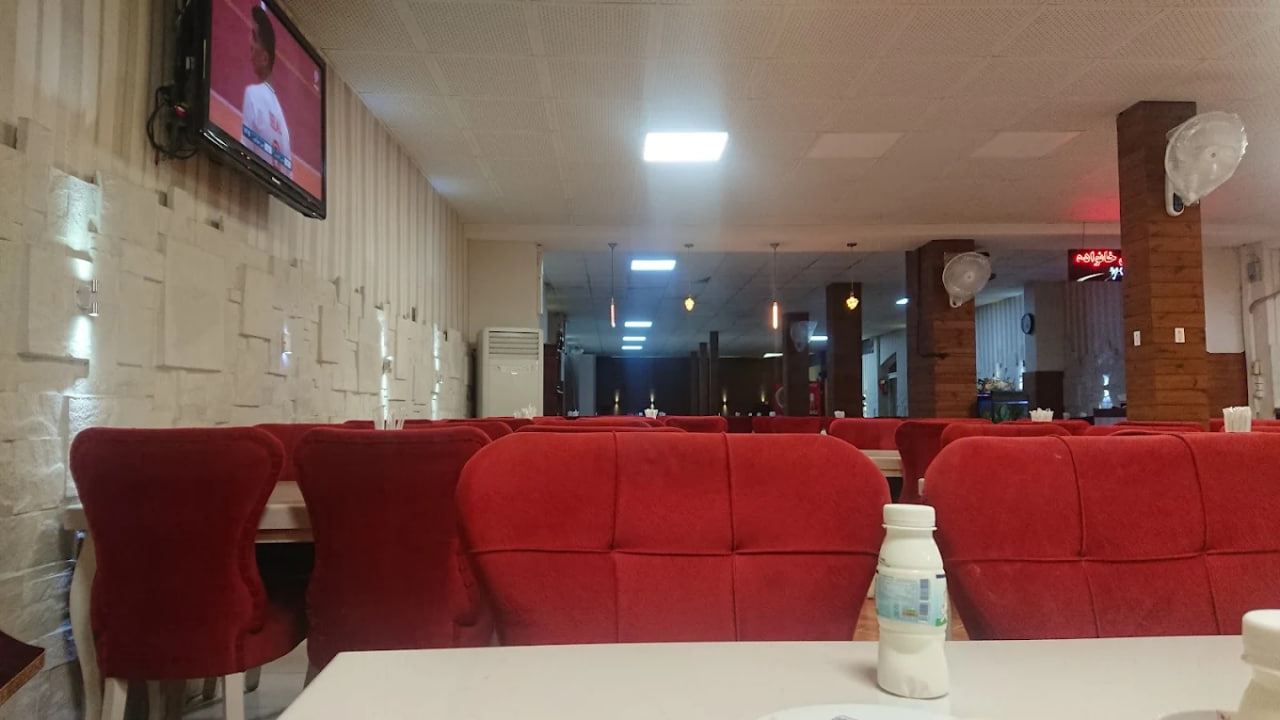 محیط رستوران خانواده