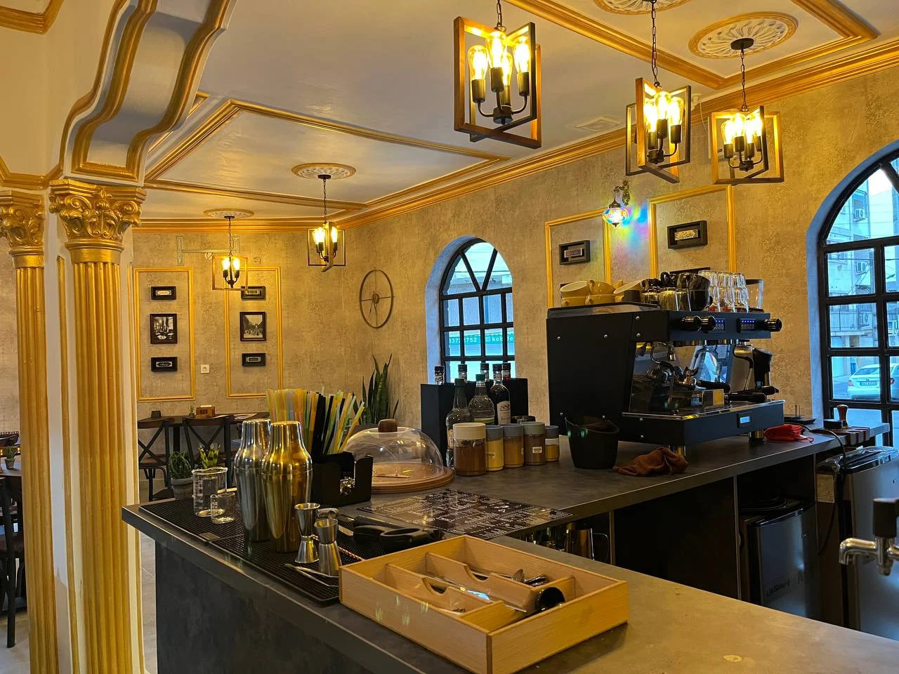 کافه تیشی رشت