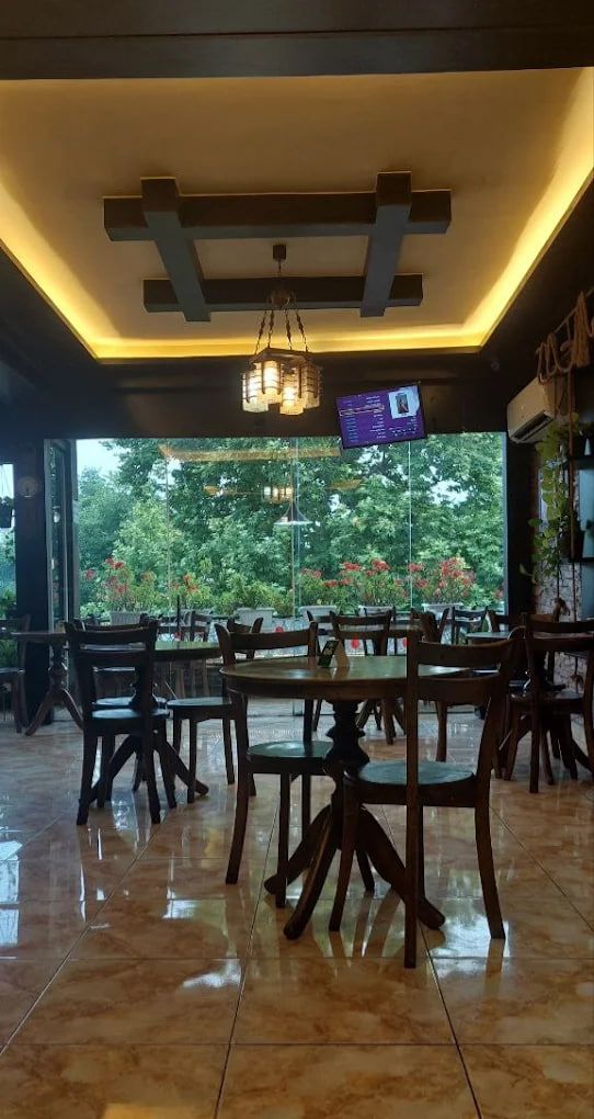 محیط کافه ۹۰۰