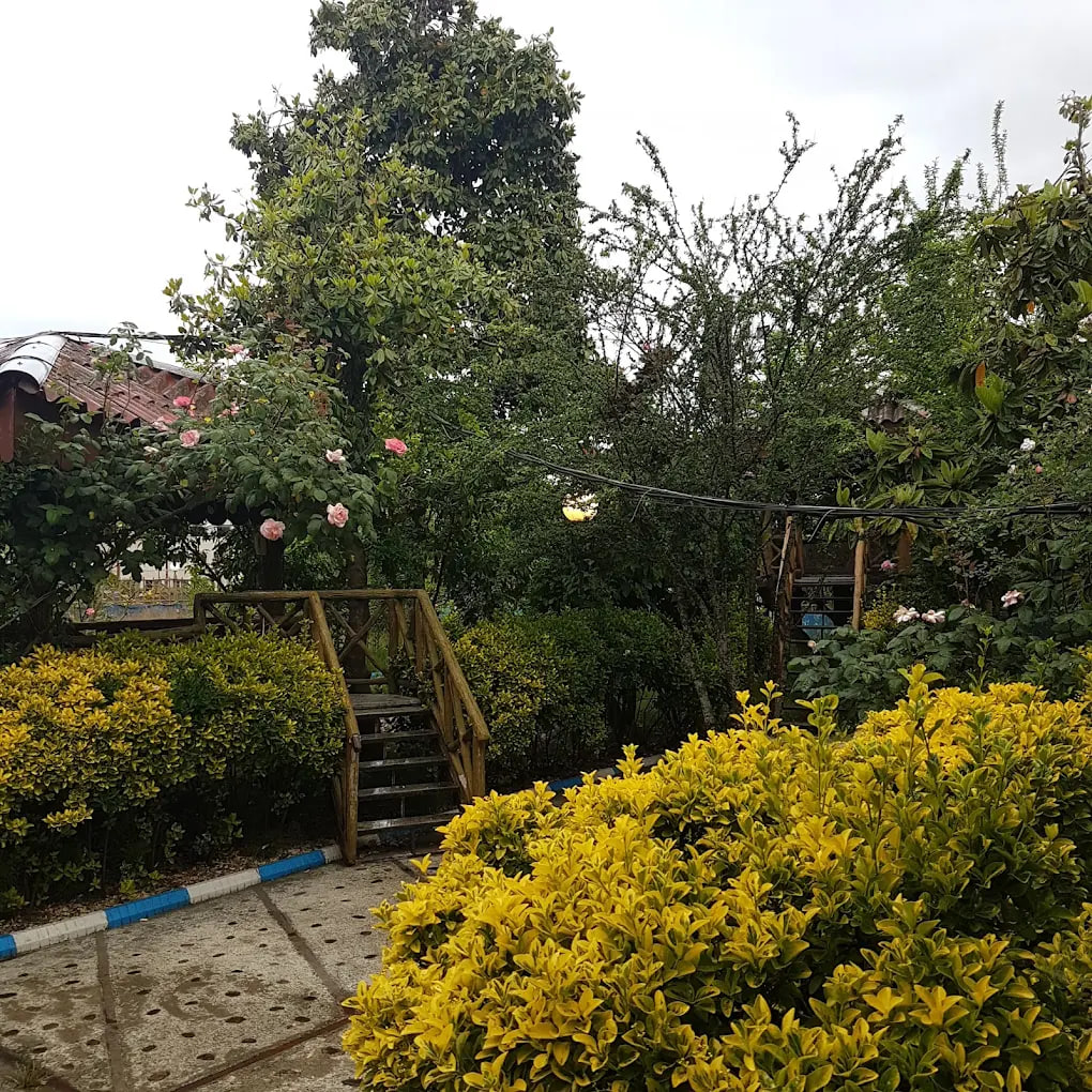 فضای رستوران رشت بهشت