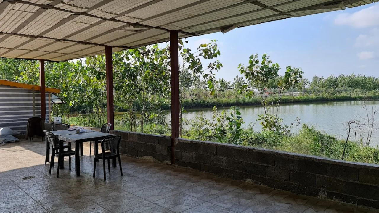 فضای رستوران سنتی سیمرغ