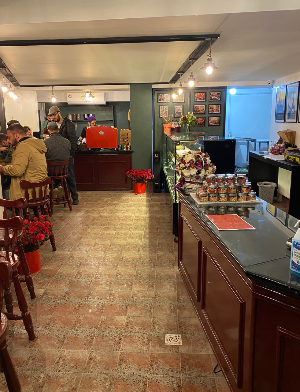 محیط کافه کولی