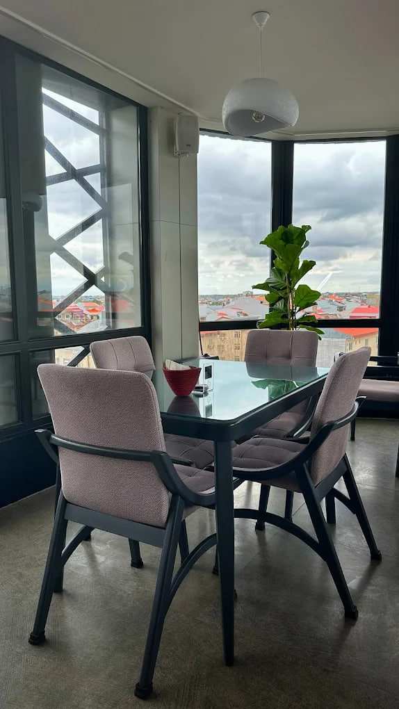 محیط کافه سورل