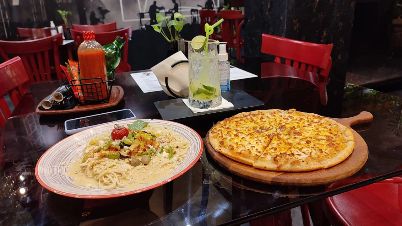 منوی کافه رستوران خواننده