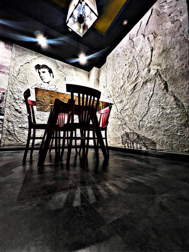 محیط کافه رستوران خواننده 1