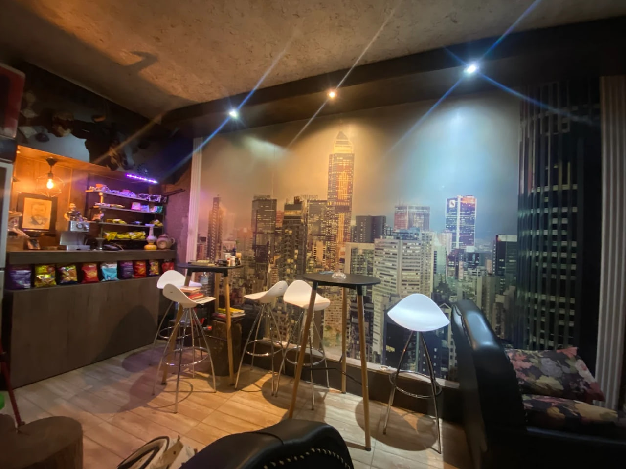 محیط کافه إیت