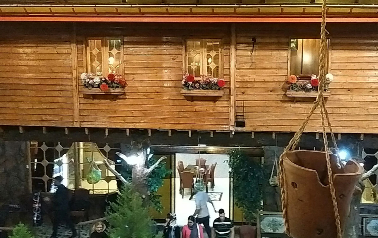 محیط رستوران نگین شمال 1