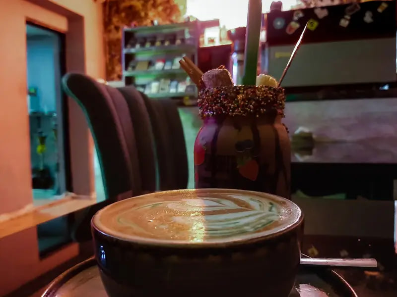 کافه طهرون رشت