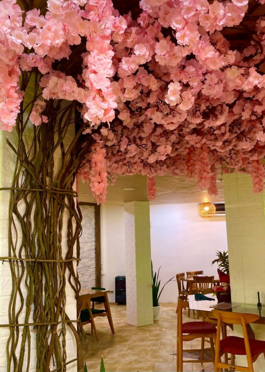 فضای کافه و رستوران کنار