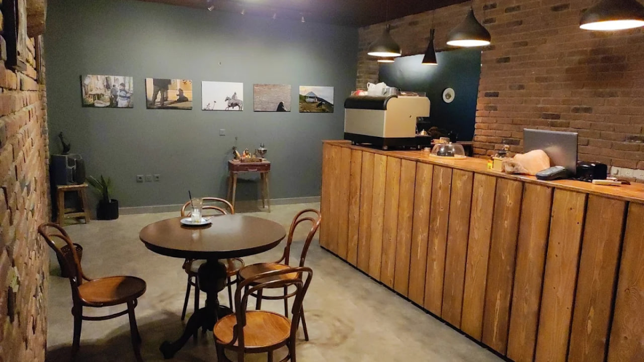 محیط کافه خشت 1